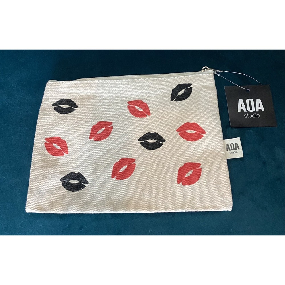 NWT Lot Of 10 Lips Canvas Makeup Bags Bachelorette Shower Wedding Birthday Gifts